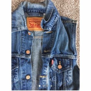 Levi’s blue jean vest